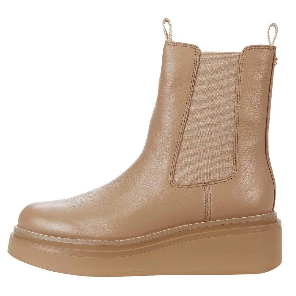 Kolton Leather Chelsea Boots